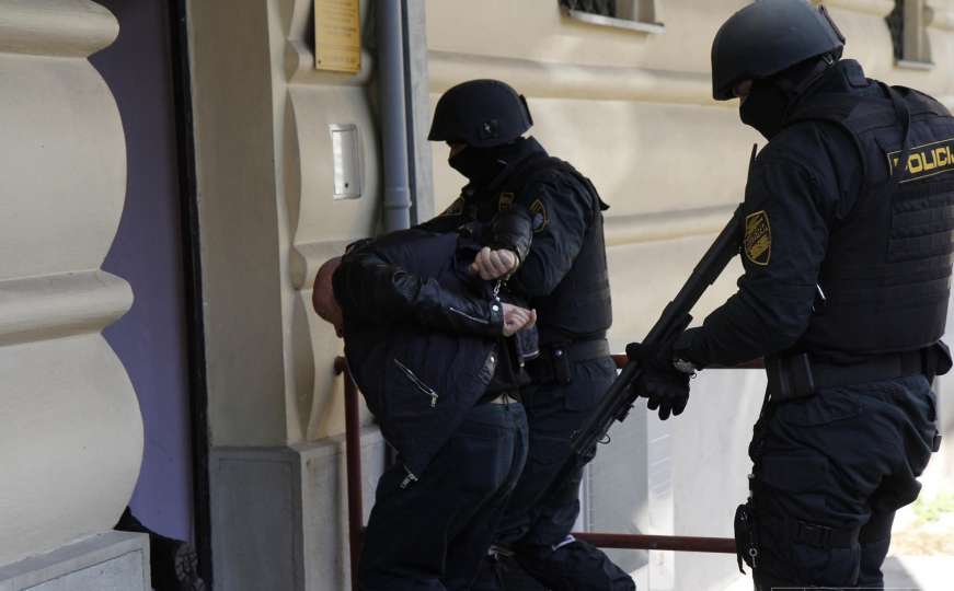 Sarajevo: U dvije akcije uhapšeni Libijac i tri Sirijca pod sumnjom za krađu