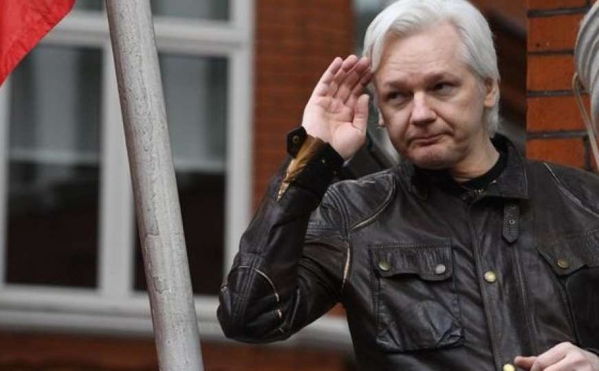 Julian Assange ostaje u ambasadi Ekvadora