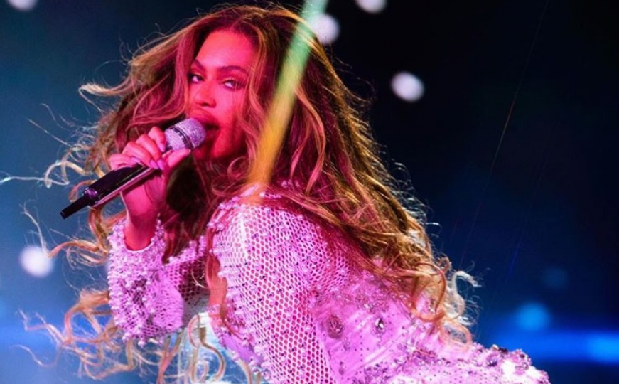 Beyonce objavila seksi video u kojem "miješa" svojom bujnom stražnjicom