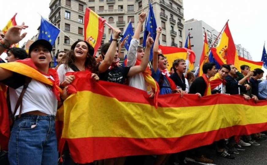 Desničari na ulicama Madrida: Protesti protiv Vlade