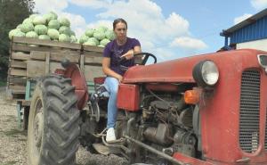 Odbacila diplomu Ekonomskog fakulteta i sjela za traktor: Selo je budućnost