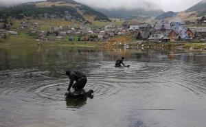 Majda Kovač: Potraga za Harisom Nalčom se nastavlja, ronioci pretražuju jezero