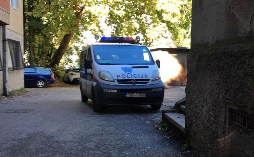 Dvije maskirane osobe razoružale zaštitara i opljačkale banku u Mostaru