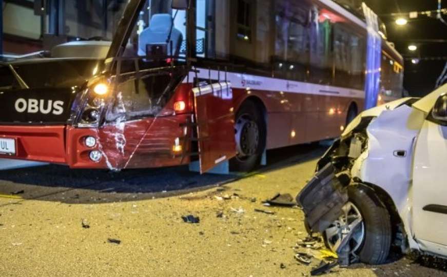 Vozio s 2,06 promila alkohola: Pijani Bosanac zabio se u trolejbus