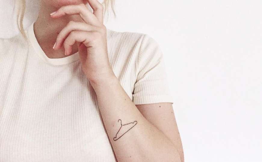 Žene sve češče tetoviraju vješalicu: Razlog je potresan