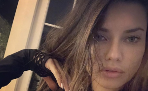 Neprepoznatljiva: Adriana Lima u neobičnom izdanju prošetala New Yorkom