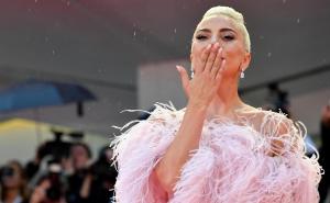 Lady GaGa u dosad najluđem toples izdanju: Gola na plaži