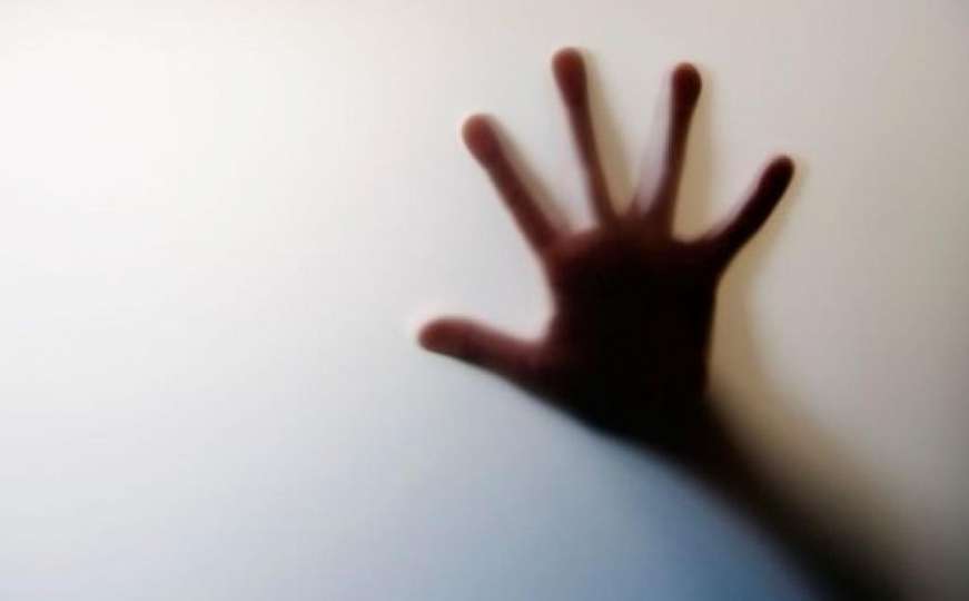 Baka iz Australije počinila nezamislivo jeziv zločin: Unuku dala pedofilu
