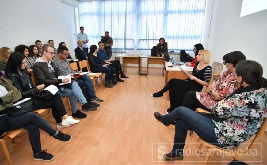 Buljubašić i Turčilo: Novinari u BiH pod ekonomskim i političkim pritiscima