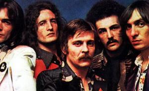 Indexi i "Bacila je sve niz rijeku"