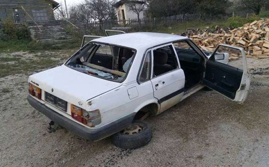 Samo u BiH: Pogledajte kako se vozi na felgi
