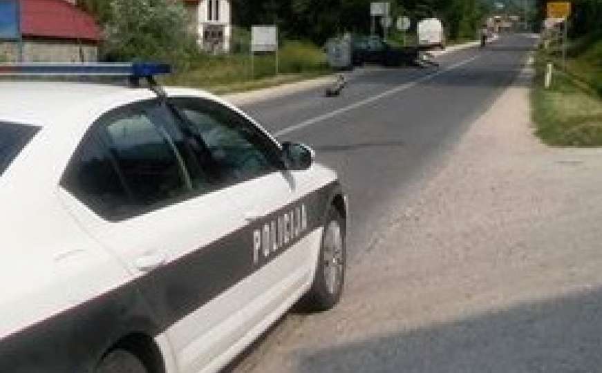 Dvije osobe prevezene u UKC Tuzla nakon saobraćajne nesreće kod Kalesije