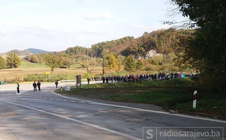 Radiosarajevo.ba na granici s Hrvatskom: Sve više migranata pristiže na GP Maljevac