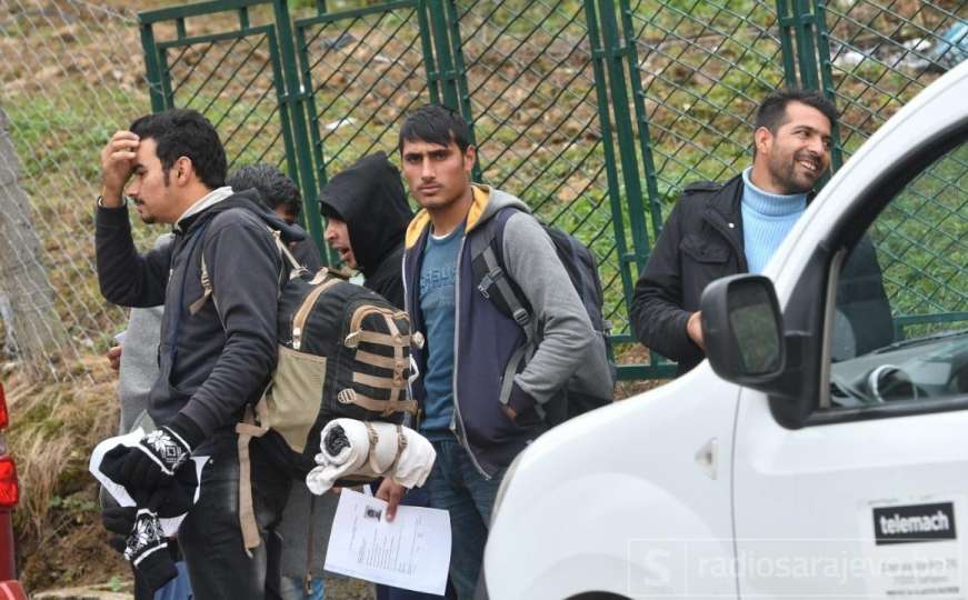 Migranti koji se nalaze u vozu Talgo bit će vraćeni u Centar u Hadžićima