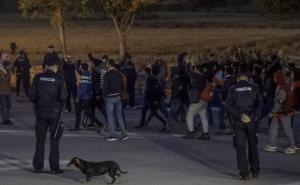 Policija pomjerila migrante, intervenirala Hitna, ima i uhapšenih