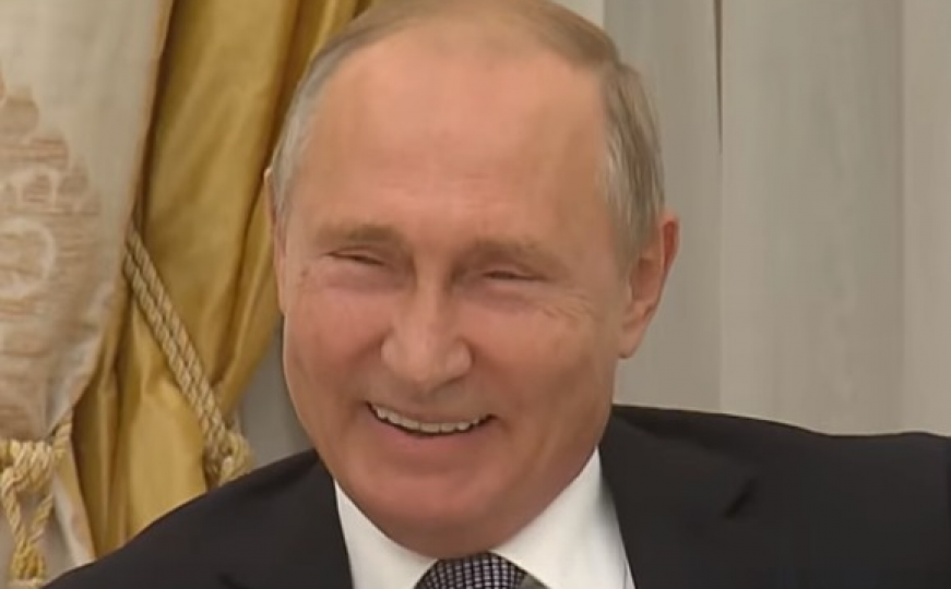 Šaljivi Putin: Poslušajte kako je kralj Kremlja bocnuo Amerikance