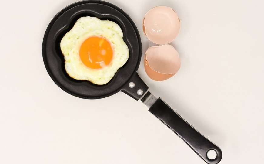 Mali trikovi velikih majstora: Kako da vam se jaja ne zalijepe za tavu