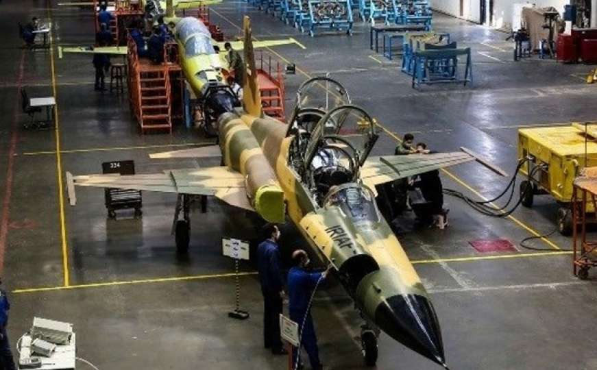 Dan nakon novih sankcija: Iran počeo proizvodnju borbenog aviona Kowsar
