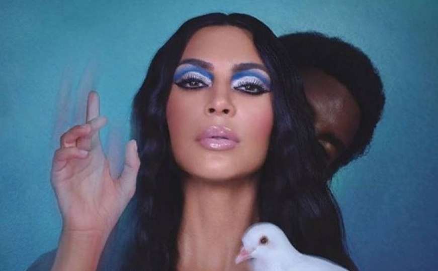 Kim Kardashian izvrijeđala fanove jer nisu skontali njen kostim za Noć vještica