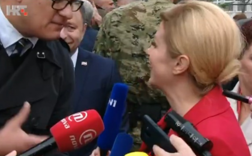 Hrvatsku predsjednicu uzrujala pitanja pa je novinaru otela mikrofon iz ruke