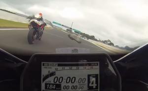 Motociklistu pri brzini od 200 na sat srušila ptica