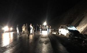 Prevrnuo se kombi s ilegalnim migrantima: Pet osoba poginulo, 16 povrijeđeno