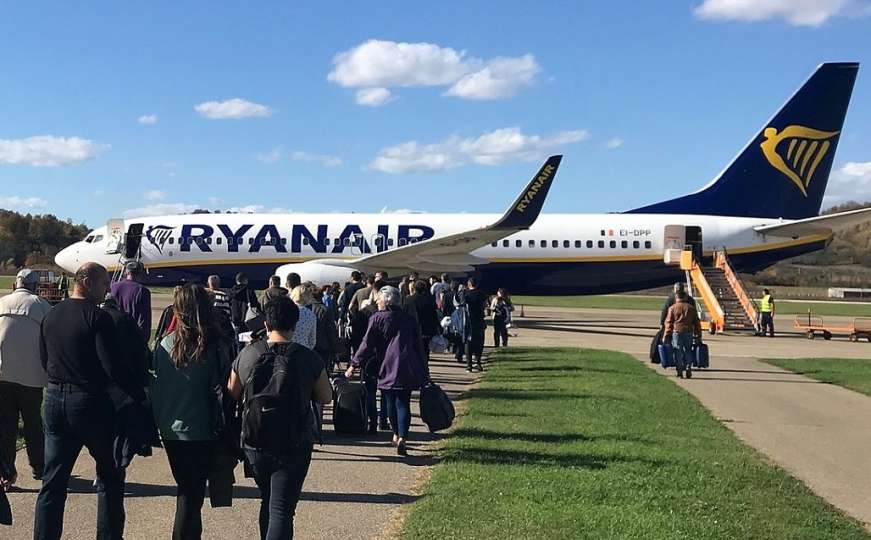 Zaplijenjen Boeing 737: Putnici Ryanaira vraćeni s ulaza u avion
