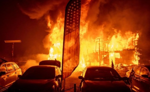 Vatrena stihija u Kaliforniji: Petero ljudi živo izgorjelo u automobilima