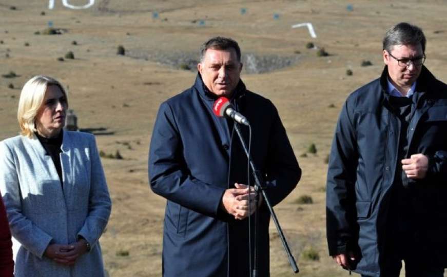 Dodik i Cvijanović gosti kod Vučića: Zajedničko praćenje velike vojne akcije