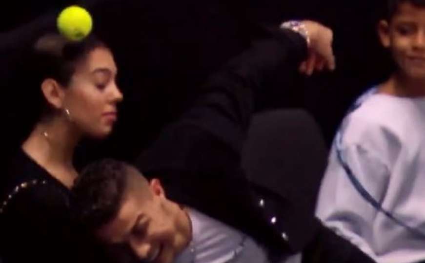 Ronaldo pokušao uhvatiti lopticu pa Georgina dobila u glavu