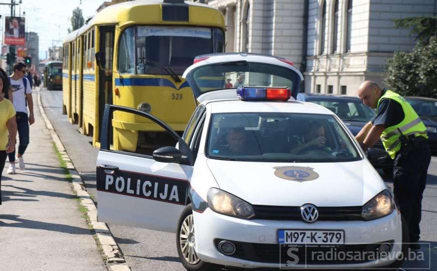 Sarajevo: Policija uhapsila maloljetnika koji je džepario po tramvajima