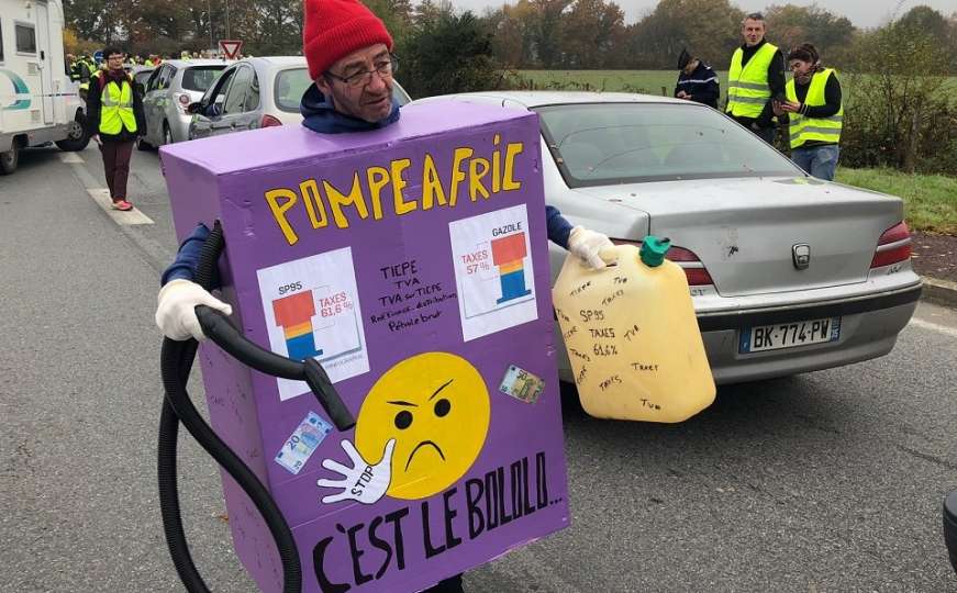 Francuska na nogama: Žena poginula tokom protesta zbog visokih cijena goriva