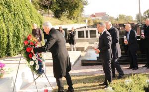 Godišnjica osnivanja HZHB: Čović položio cvijeće na grob Mate Bobana