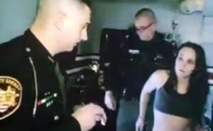 Policija je uhapsila usred pornića: Face zbunjenih policajaca sve govore  