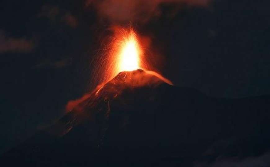 Aktivan vulkan Fuego, evakuirano više hiljada stanovnika