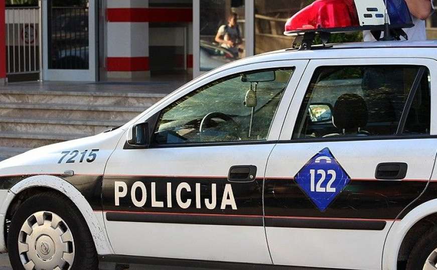 Mostar: Uz prijetnju nožem opljačkao Konzum, policija krenula u potragu za lopovom