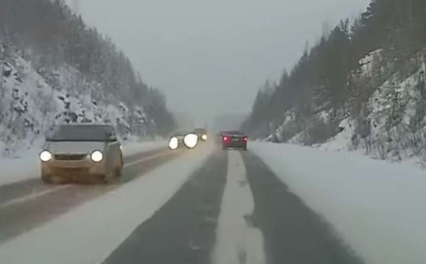 Uznemirujuće: Snimak tragedije kao upozorenje vozačima na zimu i klizave ceste