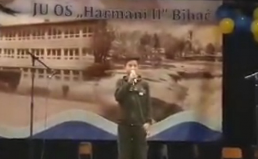 Bihać pjevao s dječakom migrantom iz Afganistana: "Da rata ne bude"