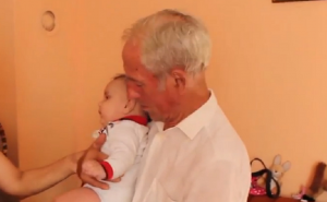 U 80-oj godini postao otac: Svako dijete ima svoju nafaku, ne razumijem mlade u BiH