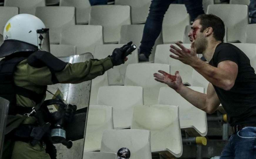 Haos u Atini: Navijači AEK-a bacilli Molotovljev koktel na pristalice Ajaxa