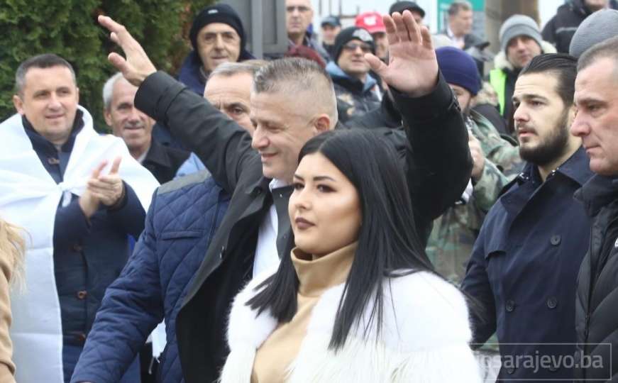 Sarajevo: Stotine ljudi ispred Suda kao podrška Naseru Oriću