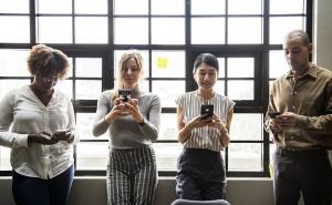 Pet horoskopskih znakova koji su ovisni o tehnologiji