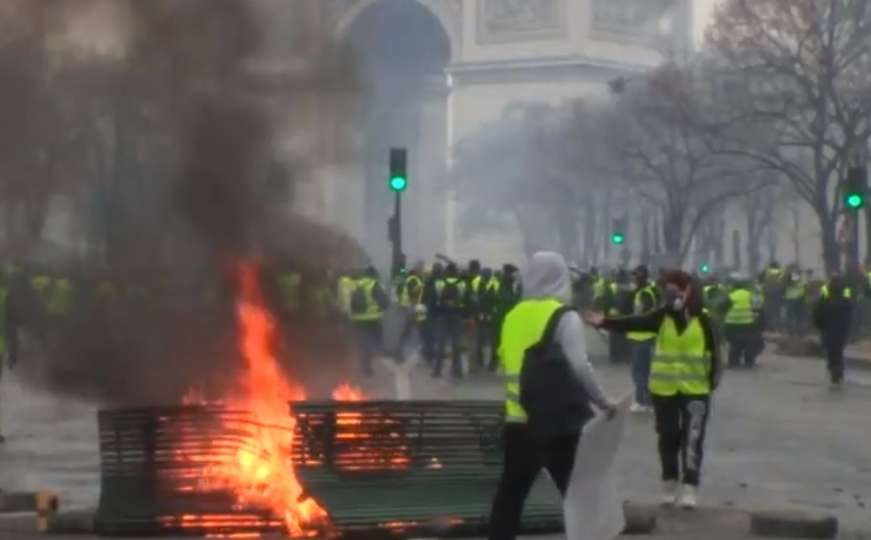 Rat u Parizu: Francuzi još jednom na ulicama zbog skupog goriva, sukobi s policijom