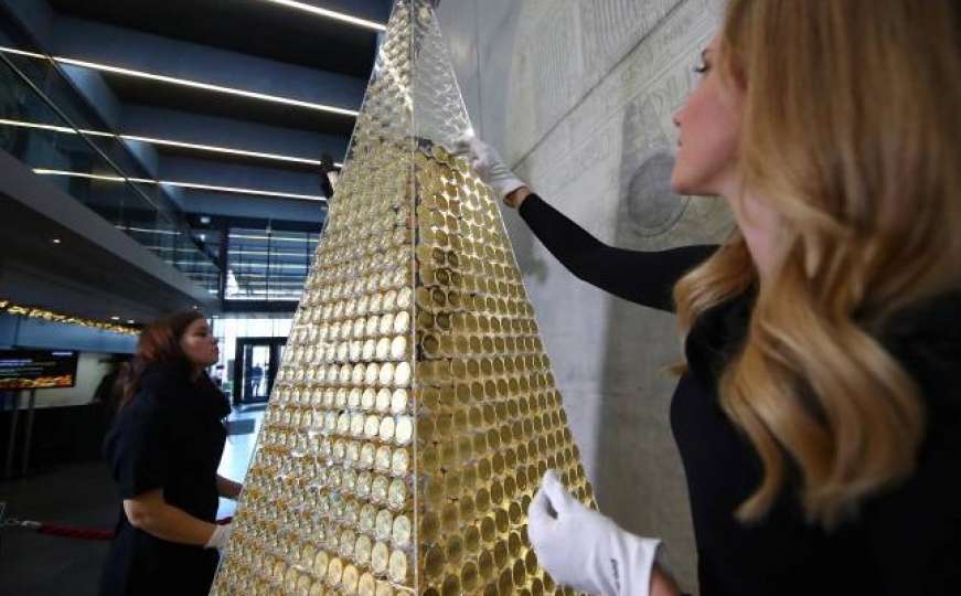 Nijemci se hvale da imaju najskuplju "jelku od zlata" od 2,3 miliona eura