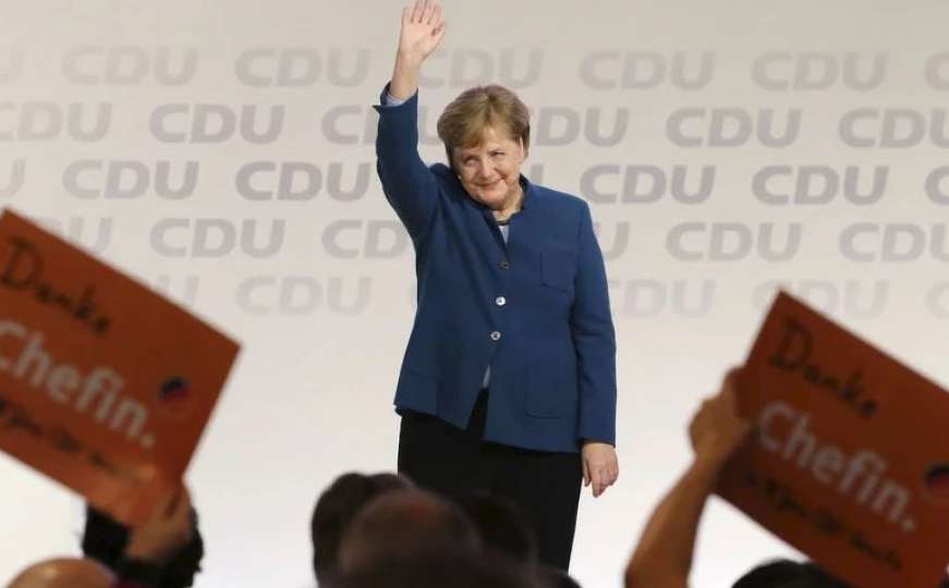 Devetominutni aplauz nakon oproštajnog govora Angele Merkel