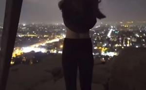 Danci se slikali goli na vrhu Keopsove piramide