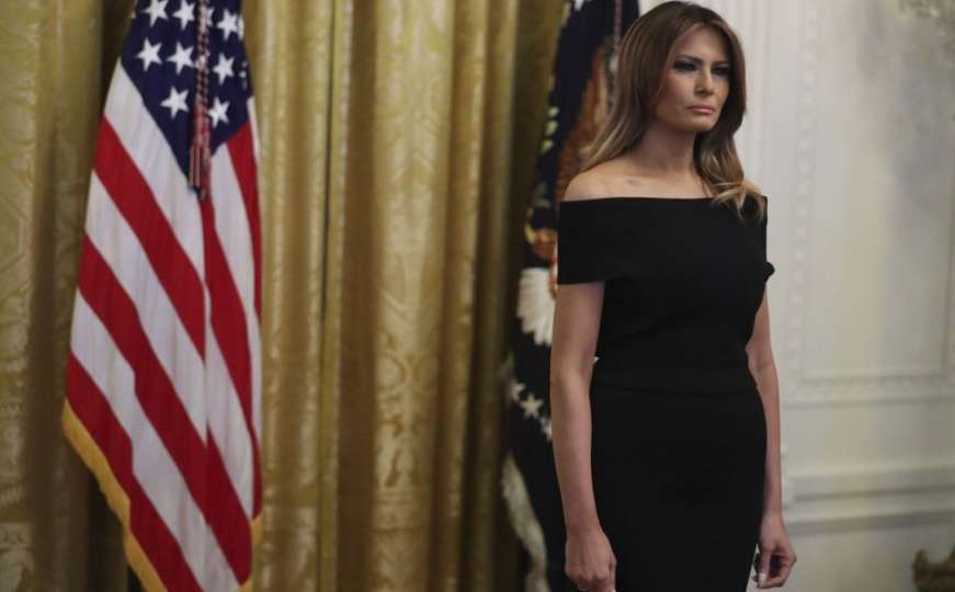 Održala novu lekciju o stilu: Melania Trump u maloj crnoj pripijenoj haljini