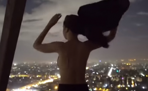 Popeli se, skinuli pa vodili ljubav na vrhu Keopsove piramide