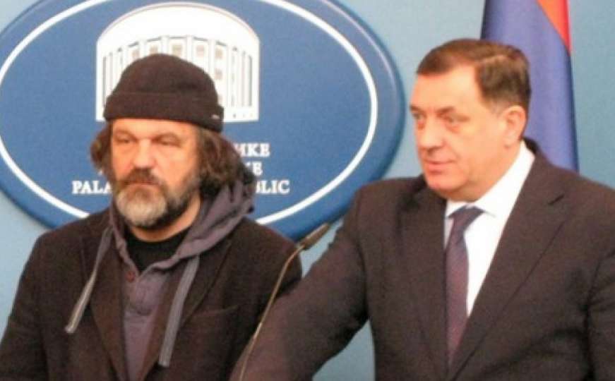 Kusturica: Dodik treba kišobran-zastavu da se Džaferović i Komšić ne bi saplitali
