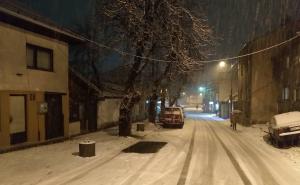 Snijeg prekriva glavni grad BiH: Zimska idila u Sarajevu